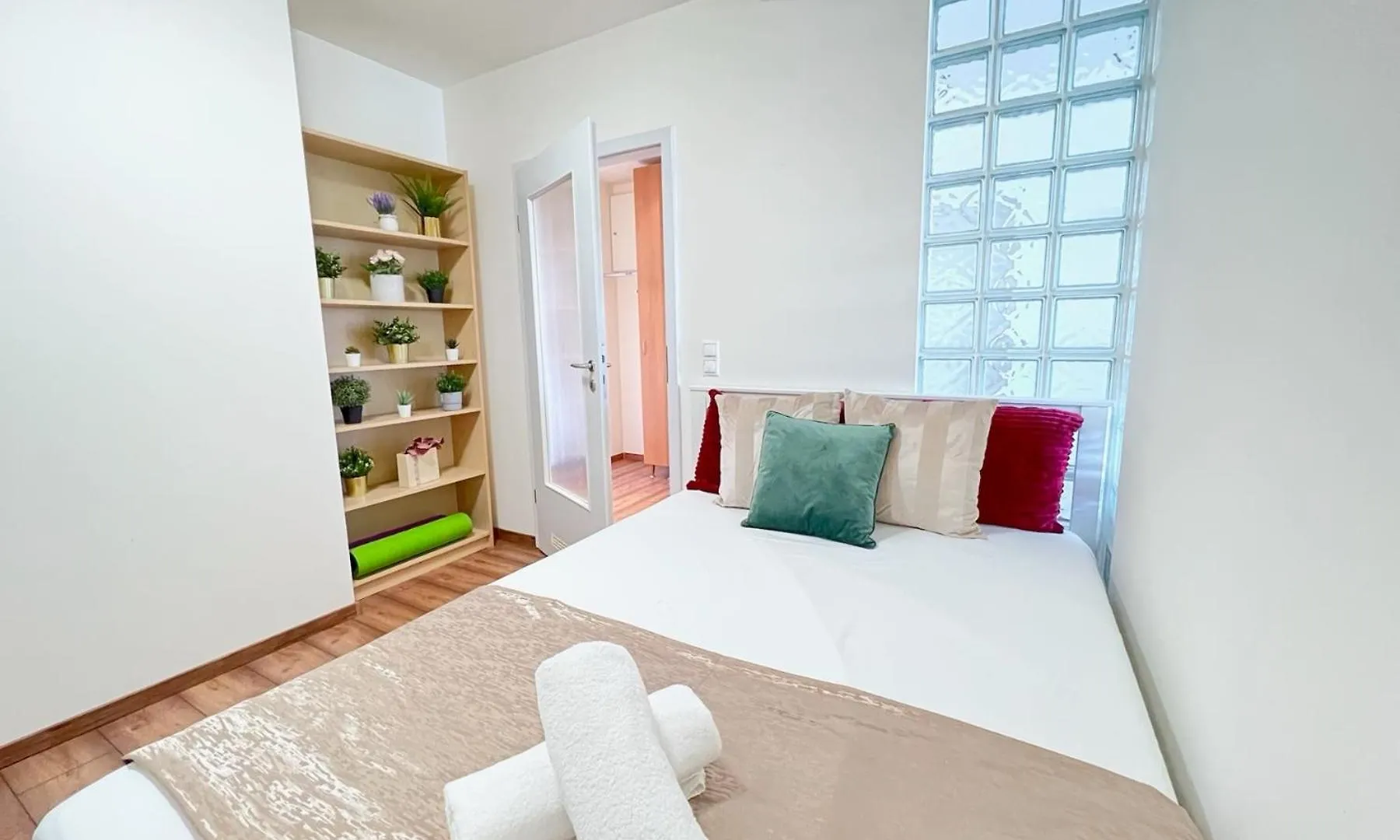 Luxury Apartment With A Beautiful View Of The Danube, Free Spa - Wellness And Car Parking In The Center Of The City Budapest 0*,