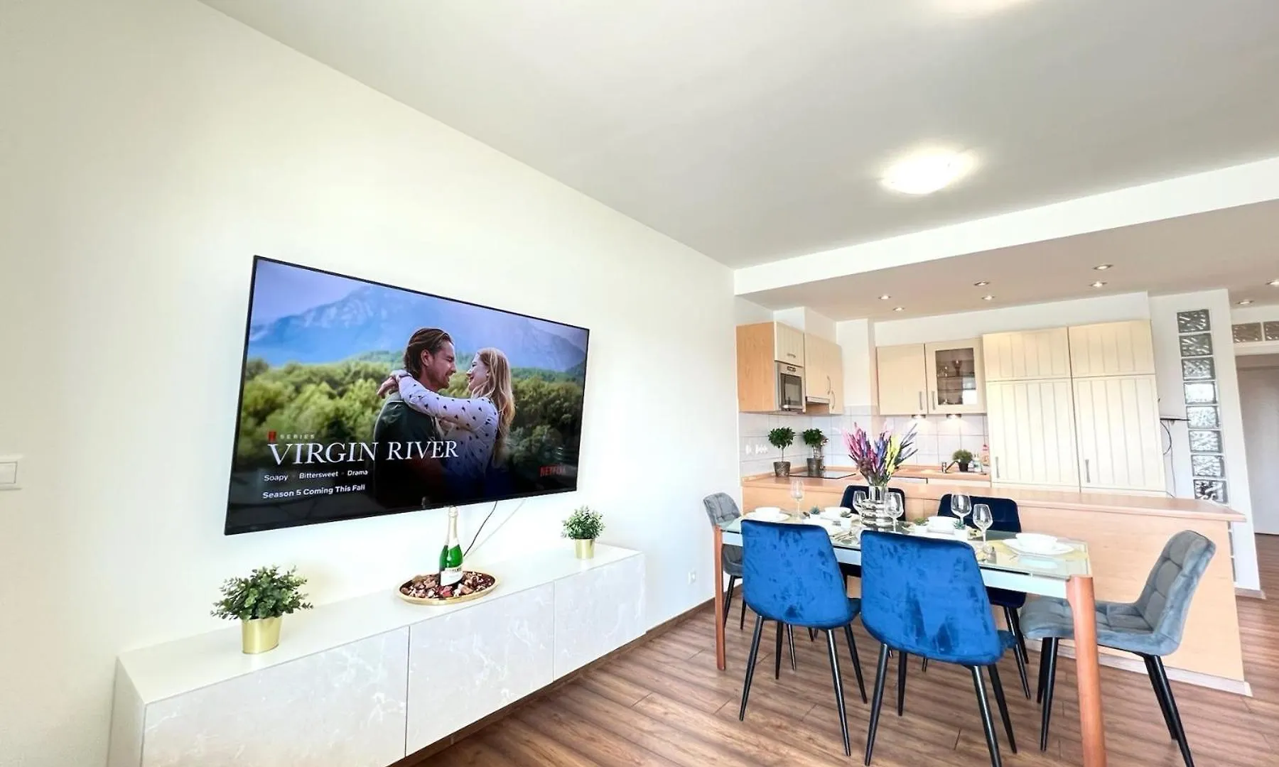 Luxury Apartment With A Beautiful View Of The Danube, Free Spa - Wellness And Car Parking In The Center Of The City Budapest
