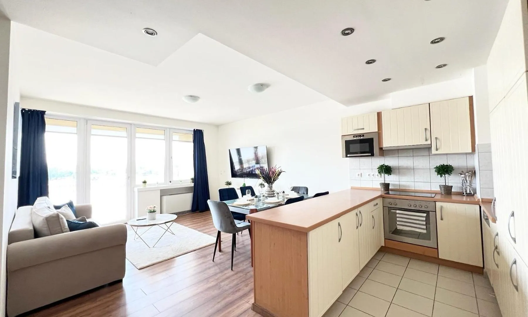 Luxury Apartment With A Beautiful View Of The Danube, Free Spa - Wellness And Car Parking In The Center Of The City Budapest 0*,  Hungary