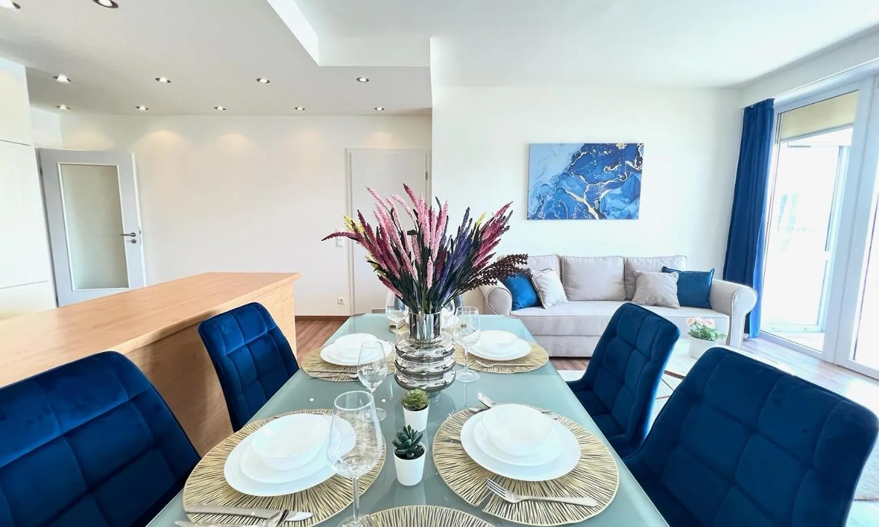 Luxury Apartment With A Beautiful View Of The Danube, Free Spa - Wellness And Car Parking In The Center Of The City Budapest