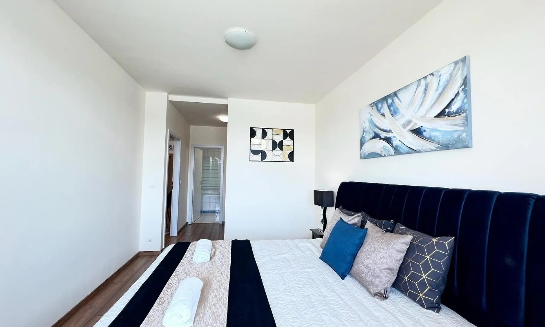 Luxury Apartment With A Beautiful View Of The Danube, Free Spa - Wellness And Car Parking In The Center Of The City Budapest