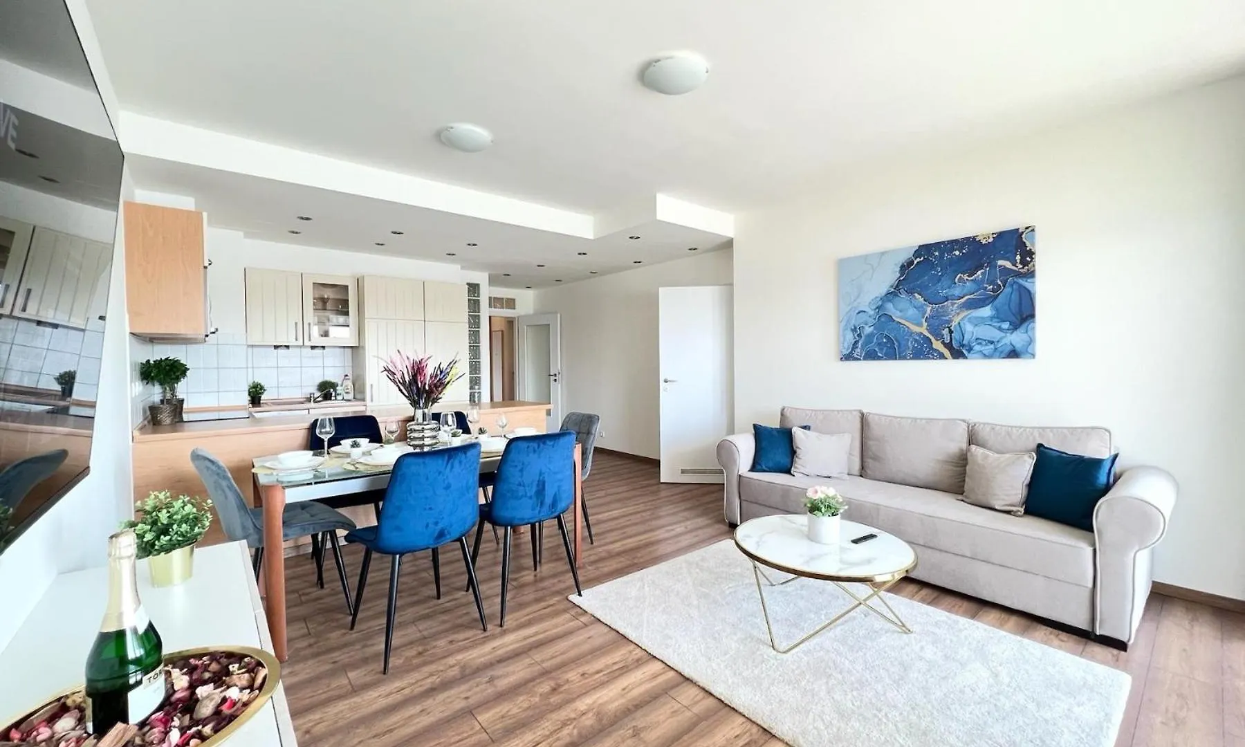 Luxury Apartment With A Beautiful View Of The Danube, Free Spa - Wellness And Car Parking In The Center Of The City Budapest