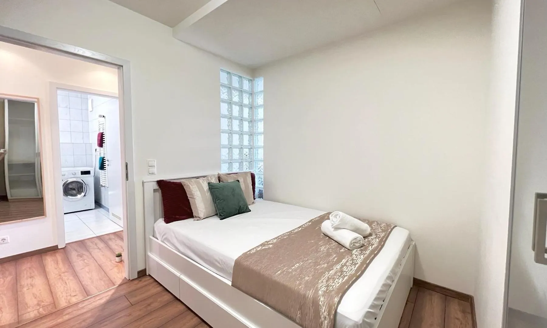 Luxury Apartment With A Beautiful View Of The Danube, Free Spa - Wellness And Car Parking In The Center Of The City Budapest Hungary