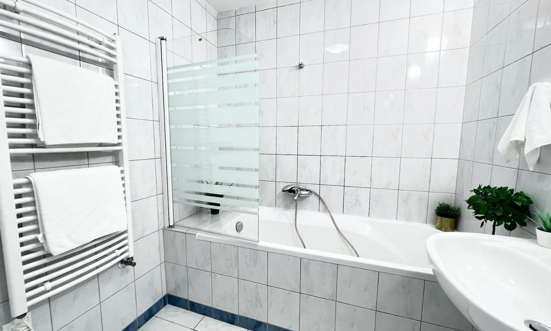 Luxury Apartment With A Beautiful View Of The Danube, Free Spa - Wellness And Car Parking In The Center Of The City Budapest